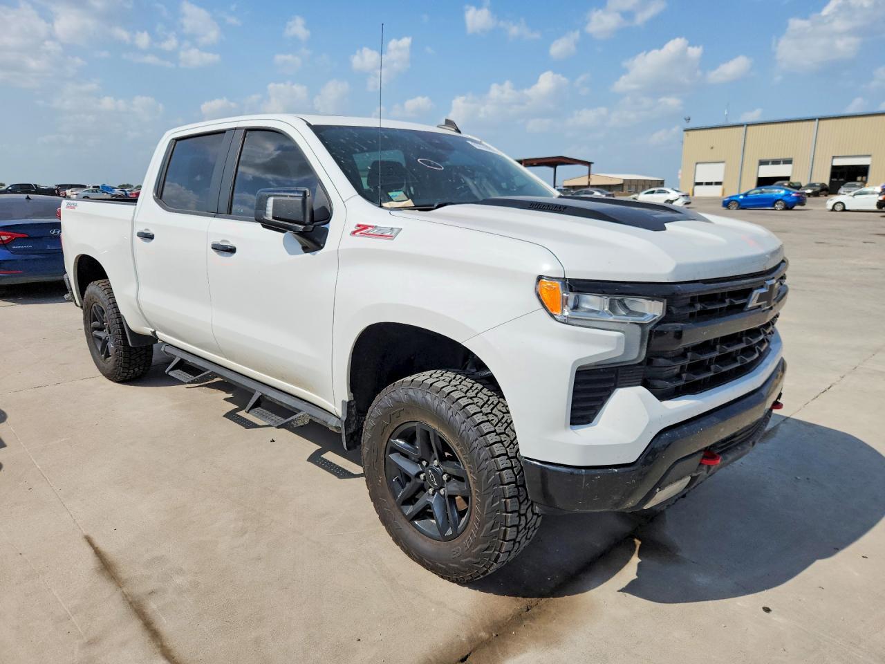 2022 Chevrolet Silverado K1500 Lt Trail Boss - zdjęcie 4
