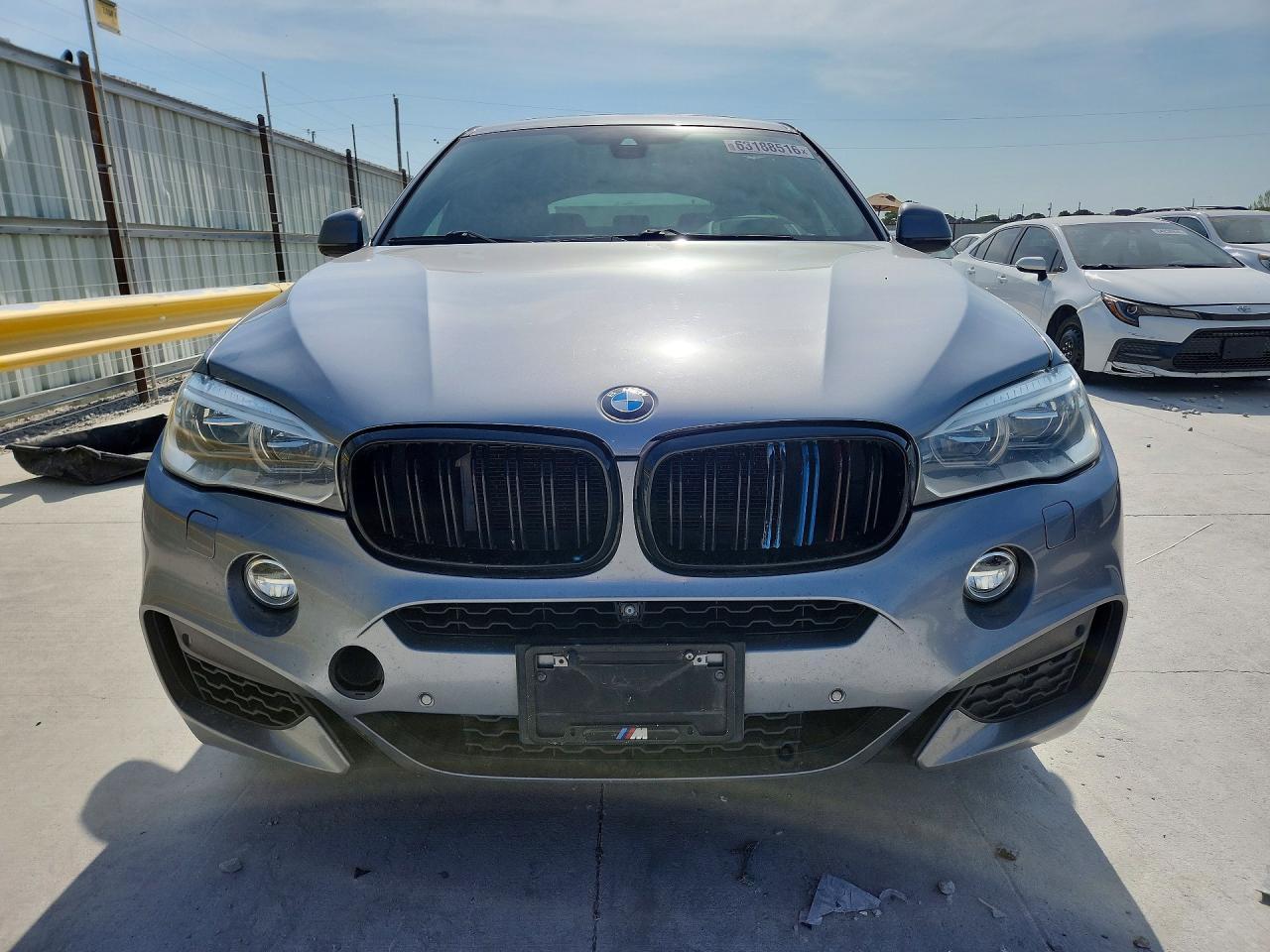 2016 BMW X6 xDrive50I - zdjęcie 5