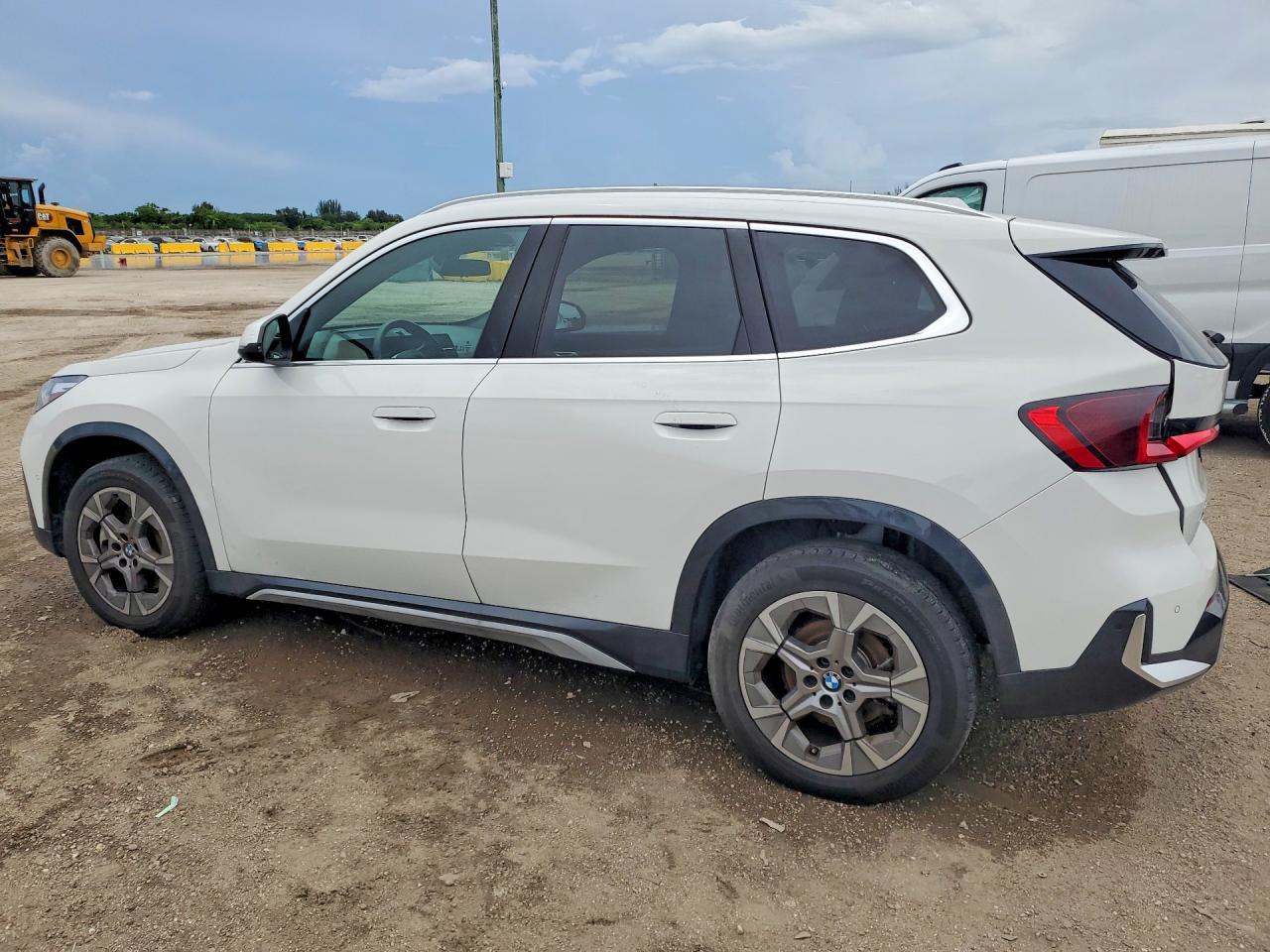 2026 BMW X1 xDrive28I - zdjęcie 2