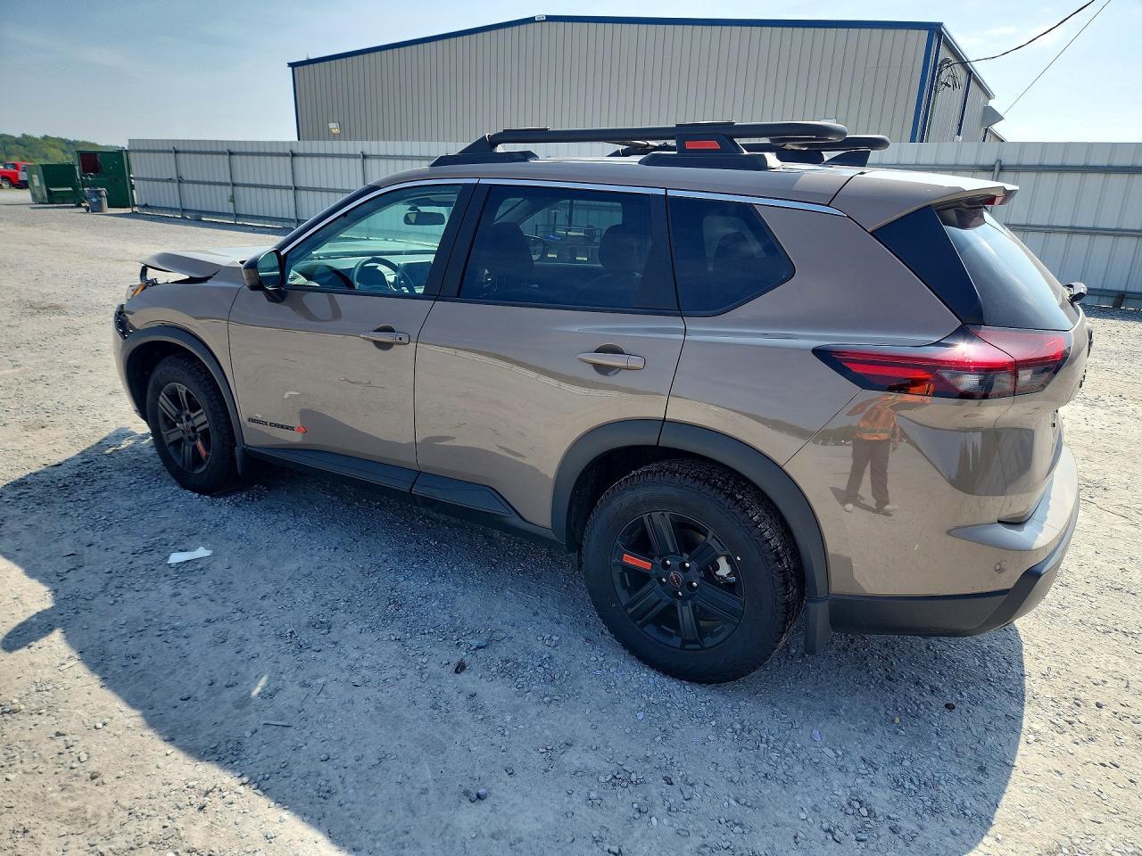 2026 Nissan Rogue Rock Creek - zdjęcie 2
