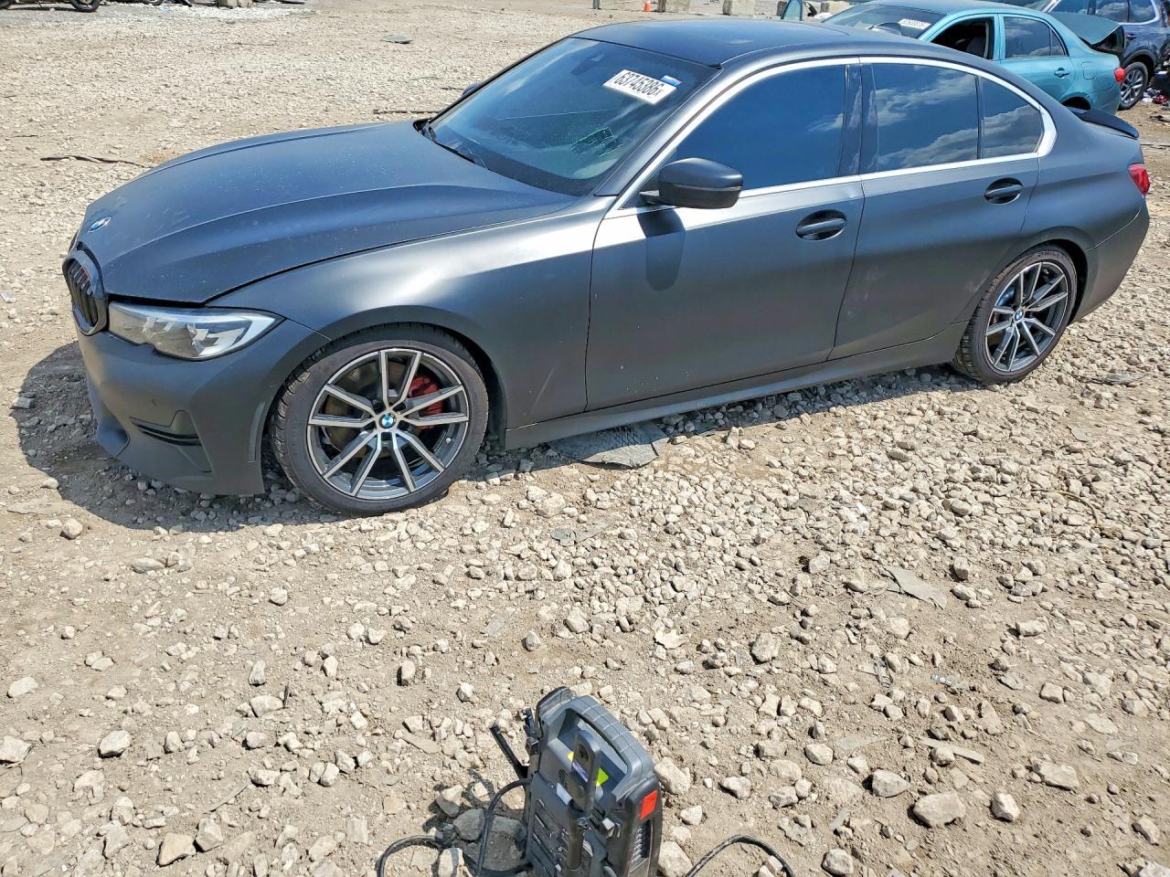 2019 BMW Seria 3 330i - zdjęcie główne