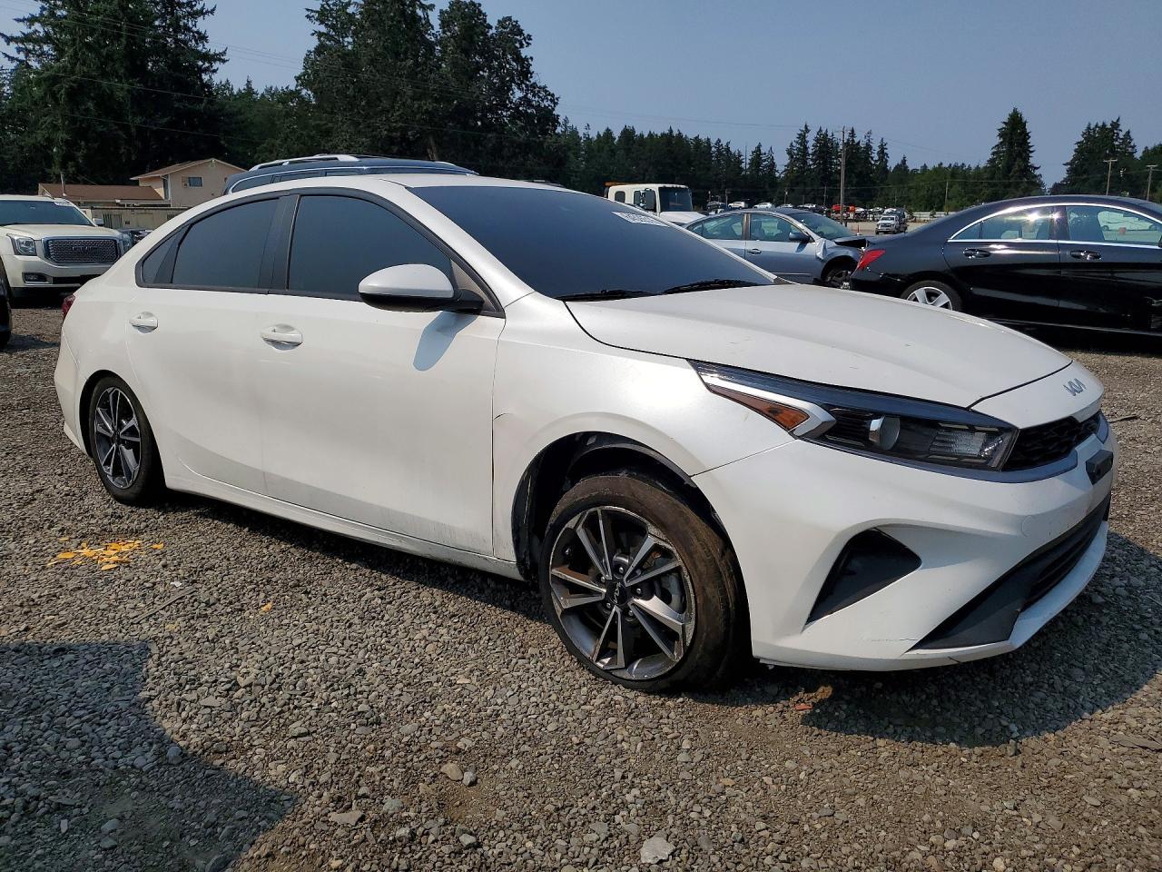 2022 Kia Forte Lxs - zdjęcie 4