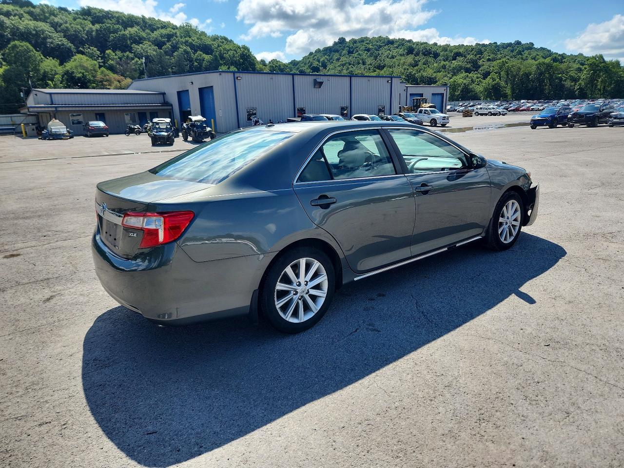 2014 Toyota Camry Xle - zdjęcie 3