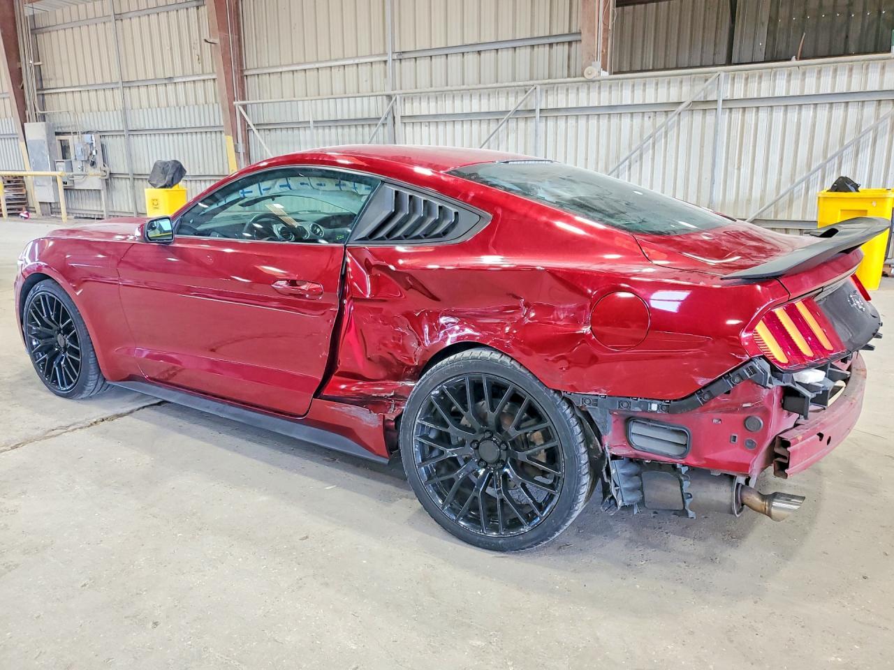 2017 Ford Mustang - zdjęcie 2