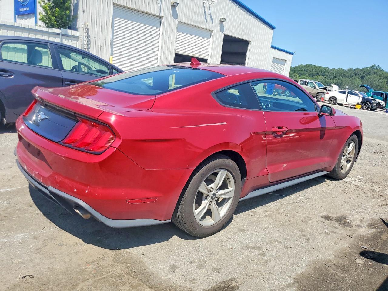 2020 Ford Mustang - zdjęcie 3
