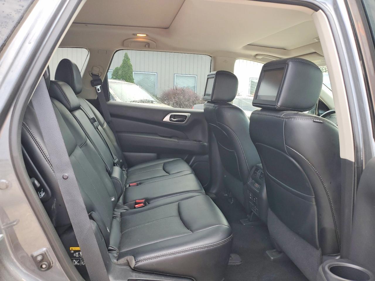 2018 Nissan Pathfinder S - zdjęcie 11