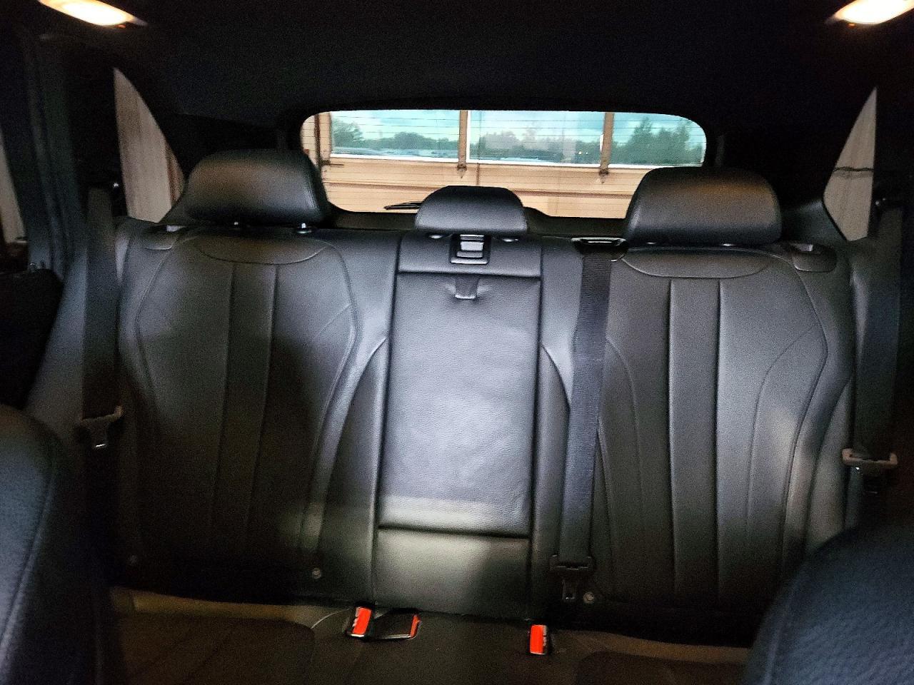 2016 BMW X5 xDrive50I - zdjęcie 19
