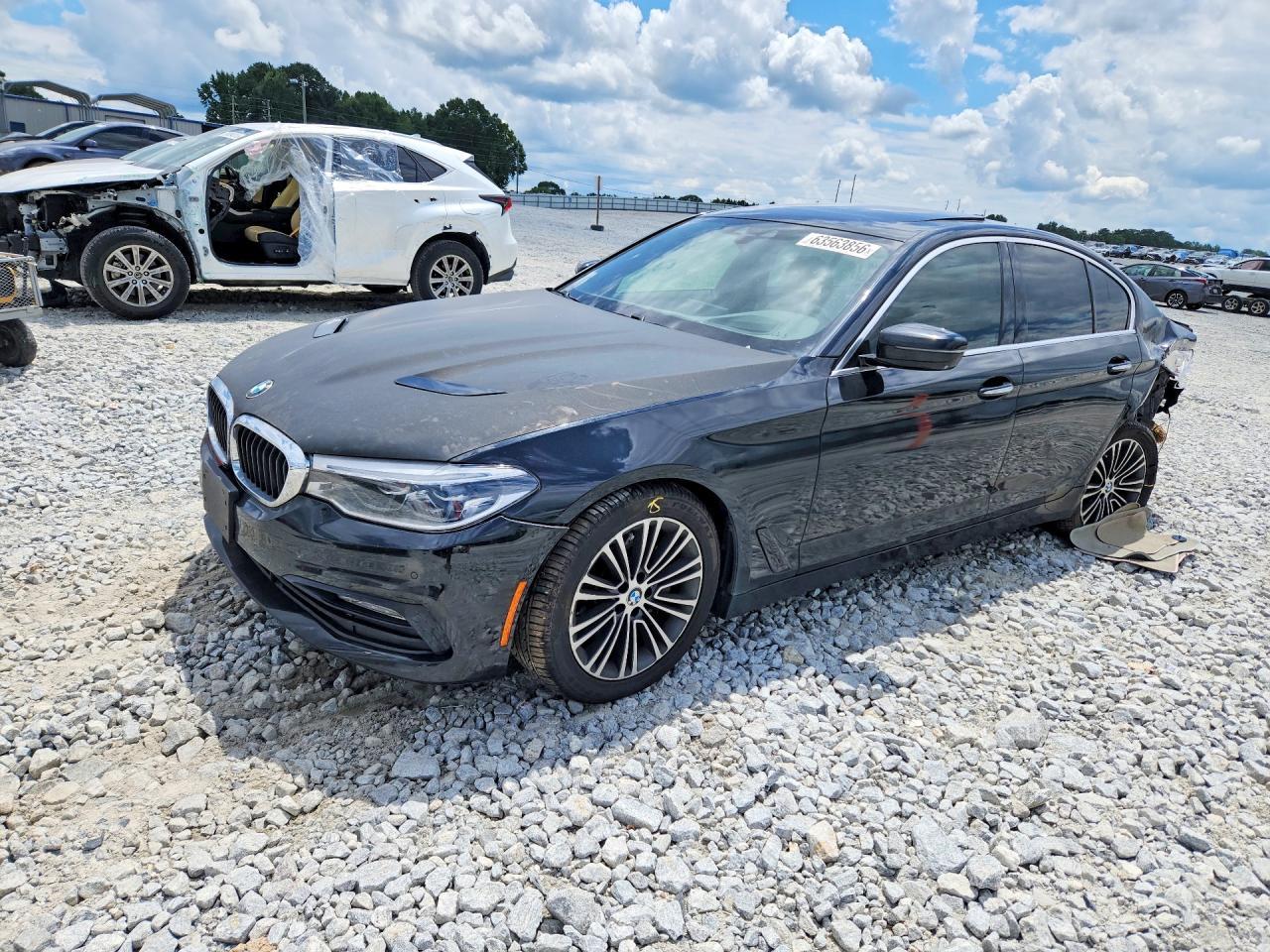 2017 BMW Seria 5 540i - zdjęcie główne