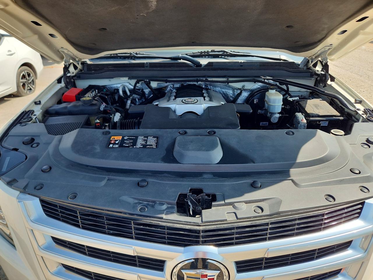 2015 Cadillac Escalade Luxury - zdjęcie 11
