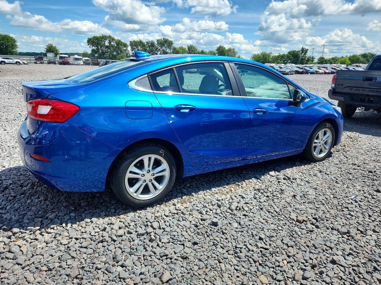 2017 Chevrolet Cruze Lt - zdjęcie 3