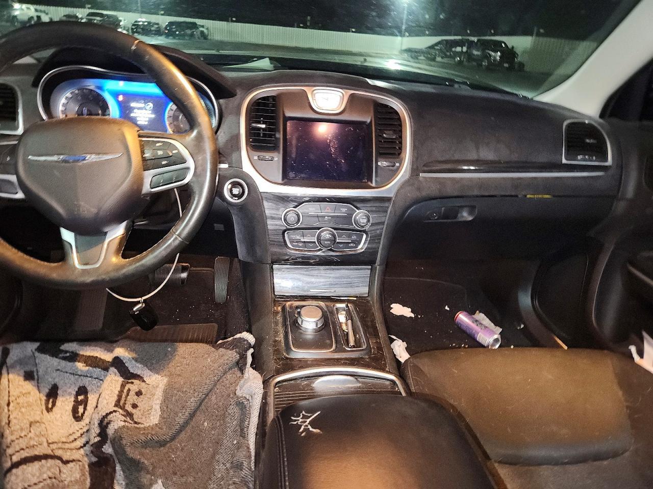 2020 Chrysler 300 Touring - zdjęcie 8