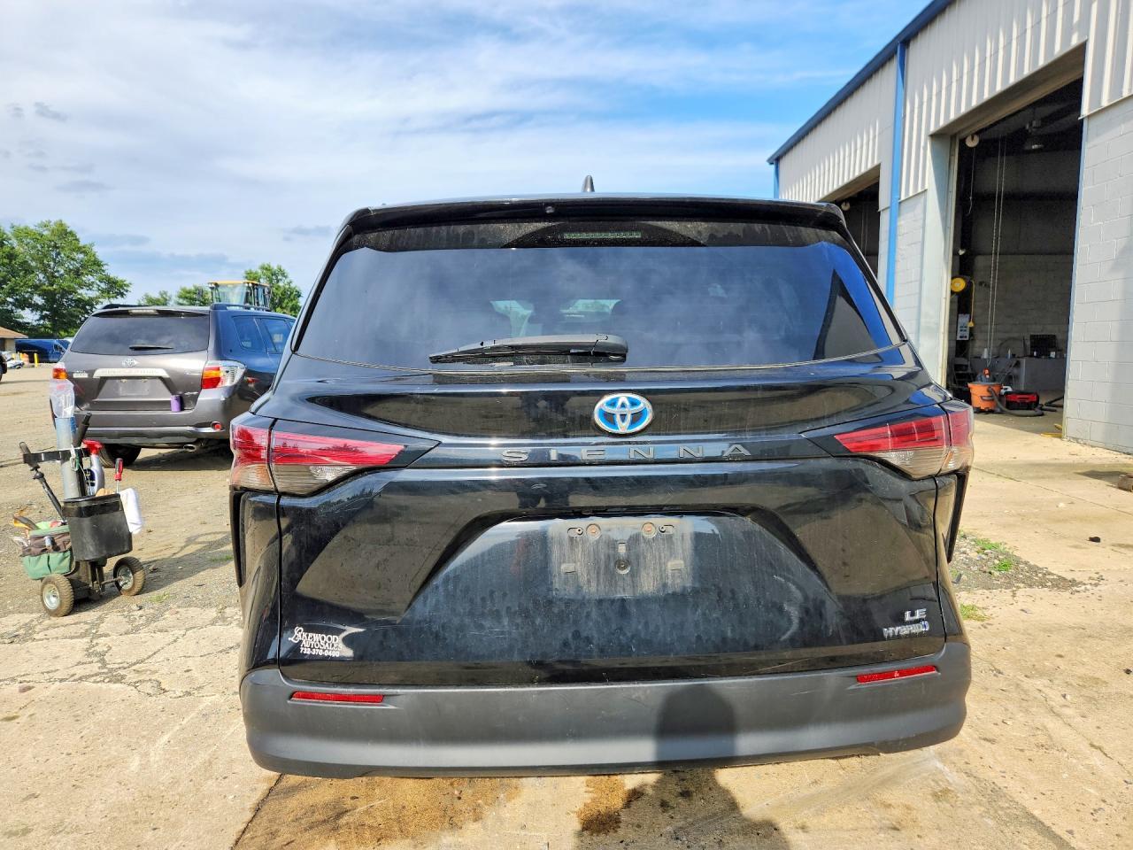 2022 Toyota Sienna Le - zdjęcie 6