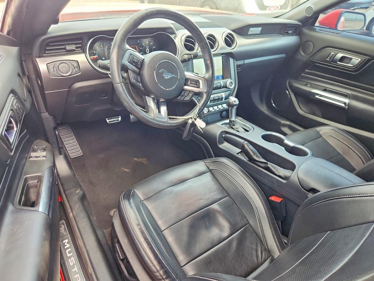 2021 Ford Mustang - zdjęcie 8