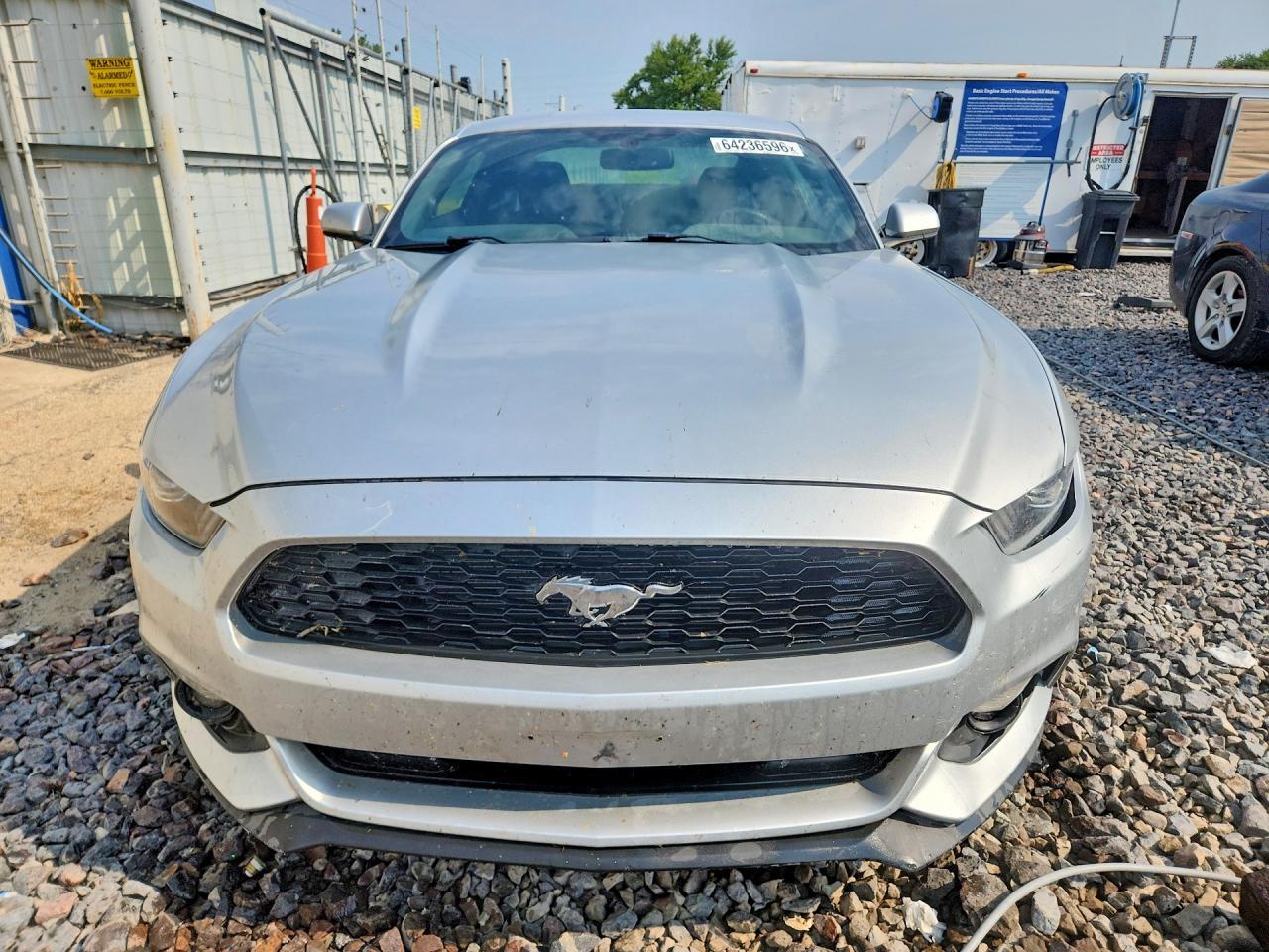 2015 Ford Mustang - zdjęcie 5