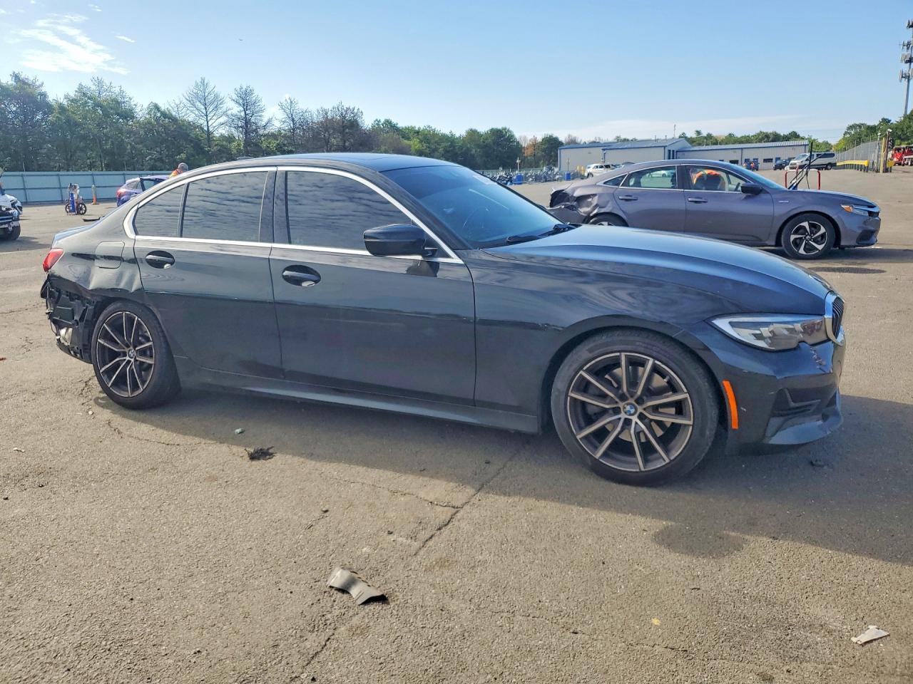 2019 BMW 330I - zdjęcie 4