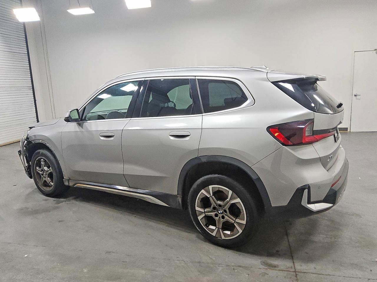 2025 BMW X1 xDrive28I - zdjęcie 2
