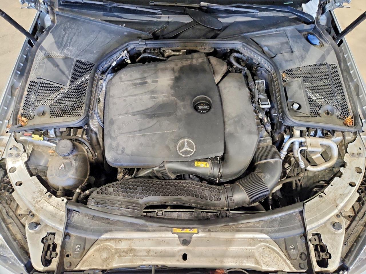 2021 Mercedes-Benz C 300 4Matic - zdjęcie 12