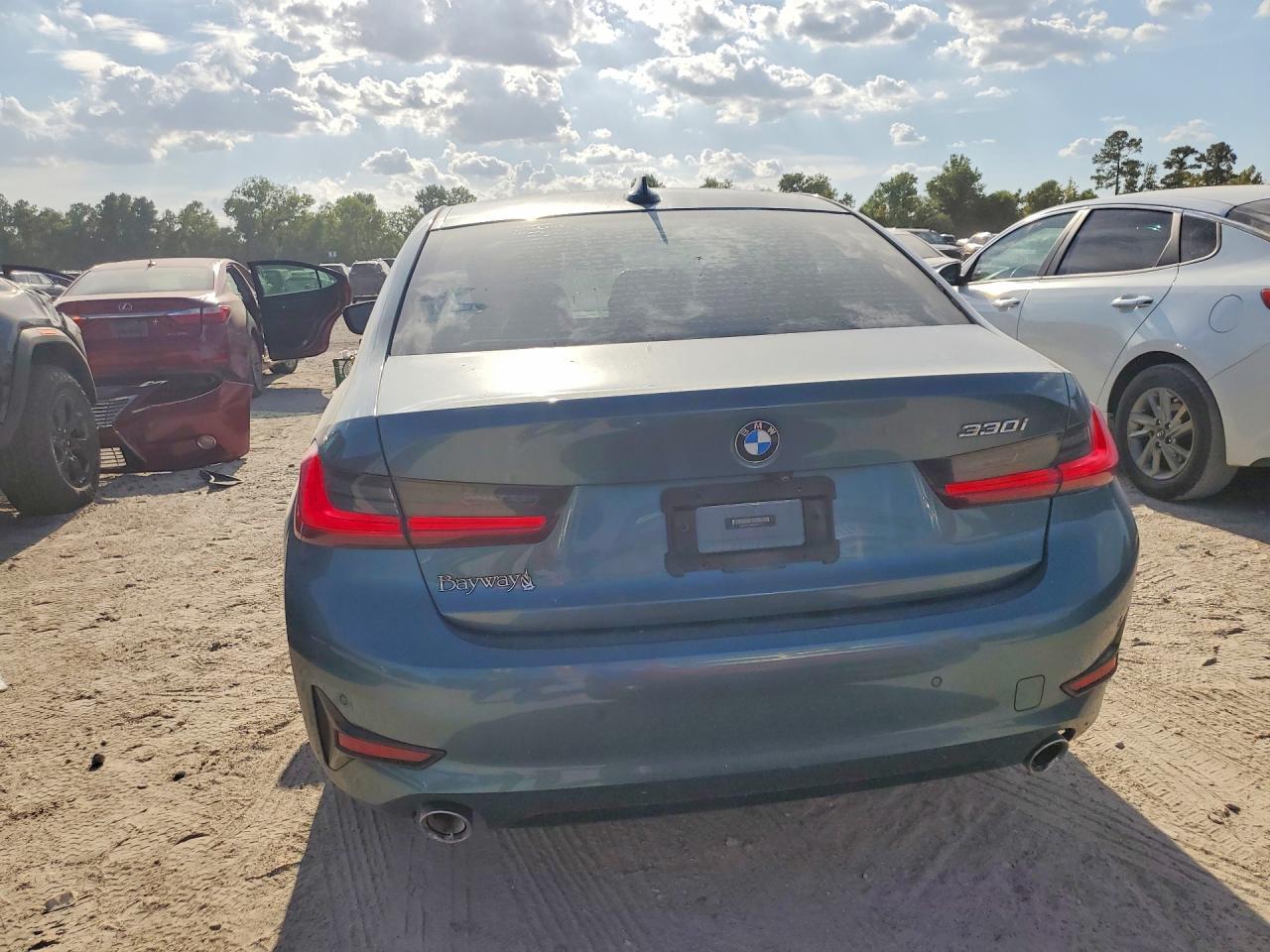 2021 BMW 330I - zdjęcie 6
