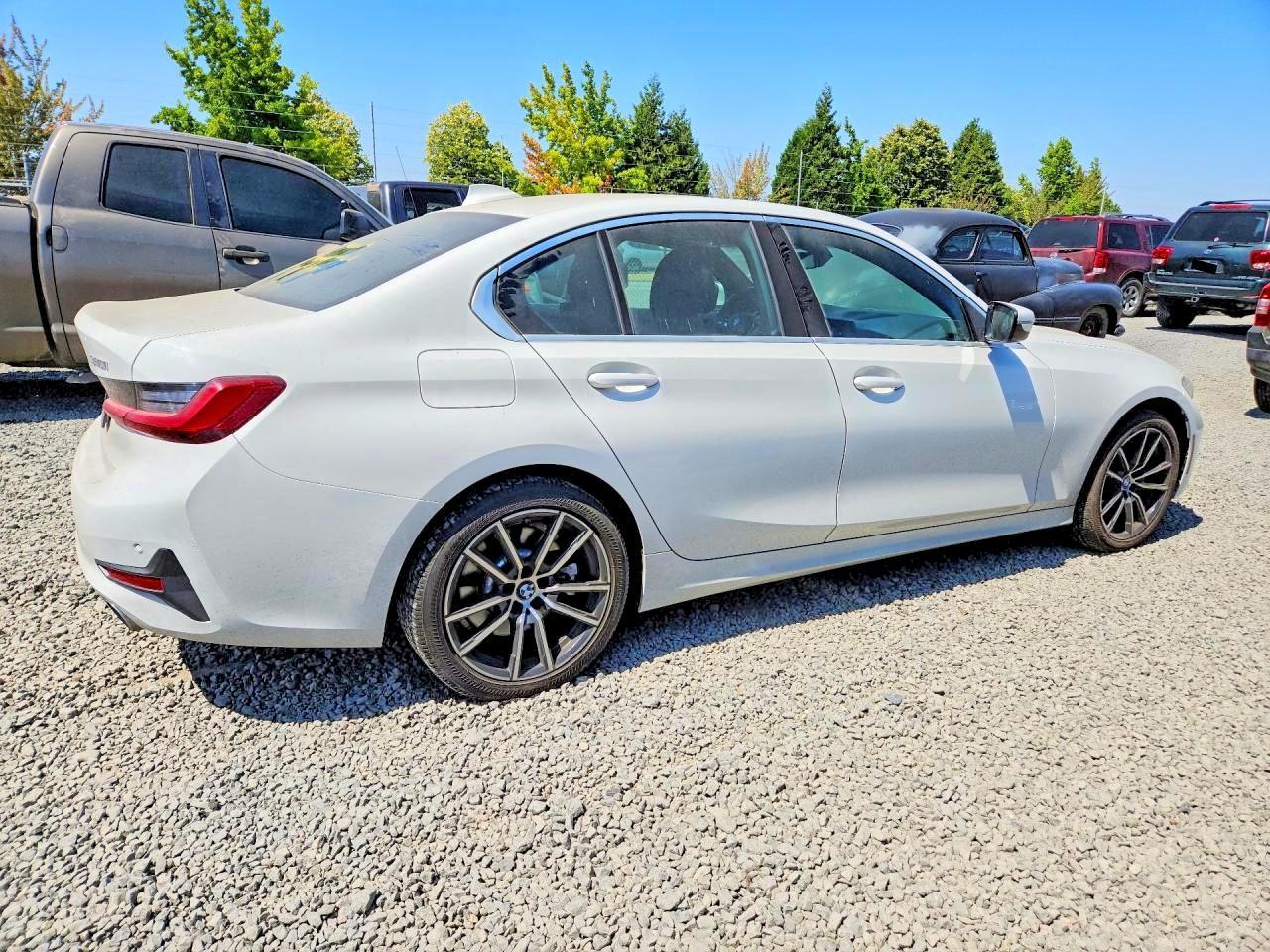 2020 BMW Seria 3 330i - zdjęcie 3