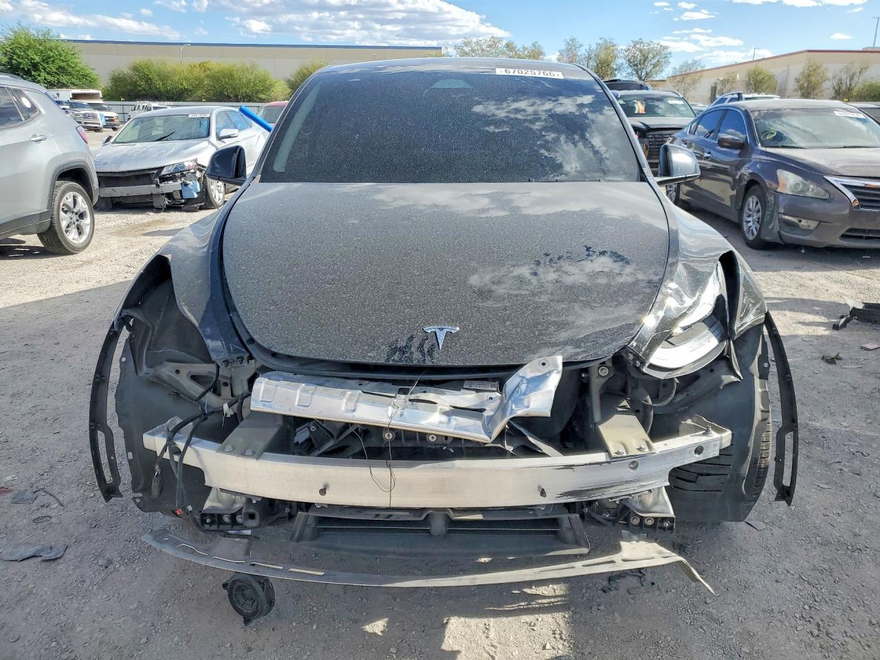 2025 Tesla Model Y - zdjęcie 5