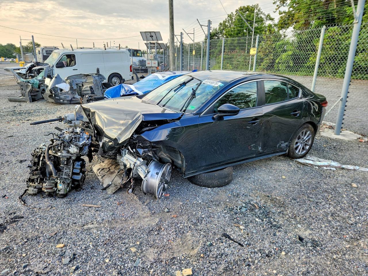2022 Mazda 3 - zdjęcie główne