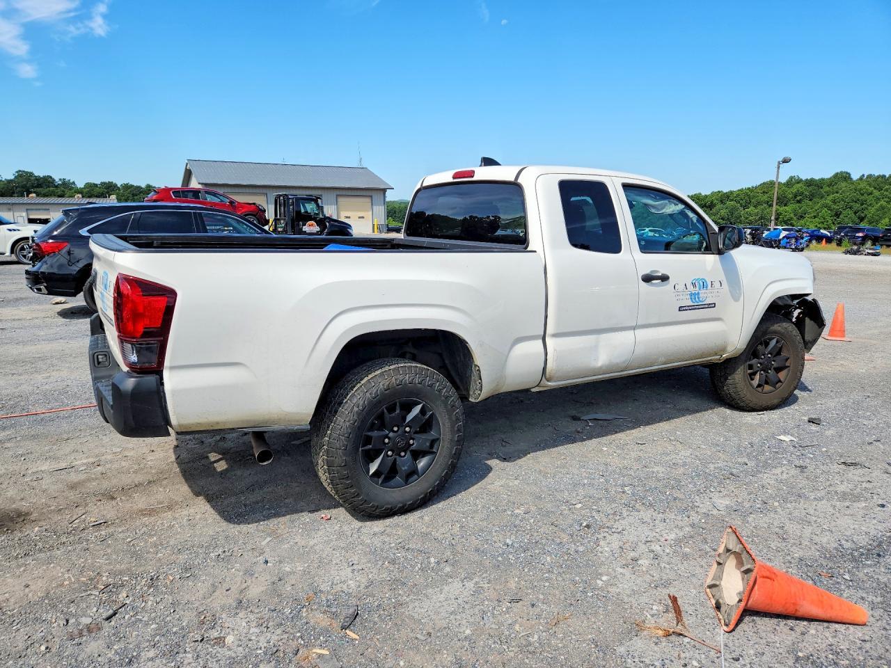2021 Toyota Tacoma Sr - zdjęcie 3