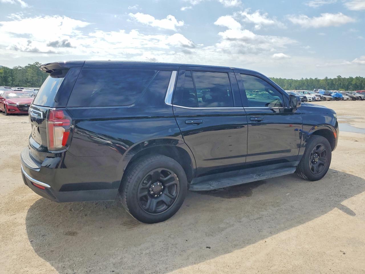 2022 Chevrolet Tahoe C1500 - zdjęcie 3
