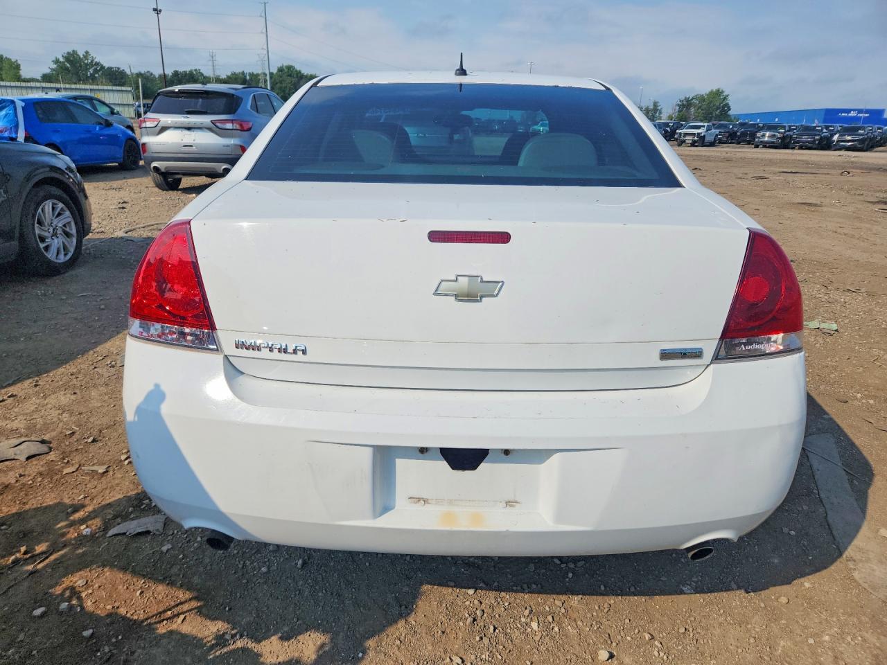 2013 Chevrolet Impala 4D Ls - zdjęcie 6