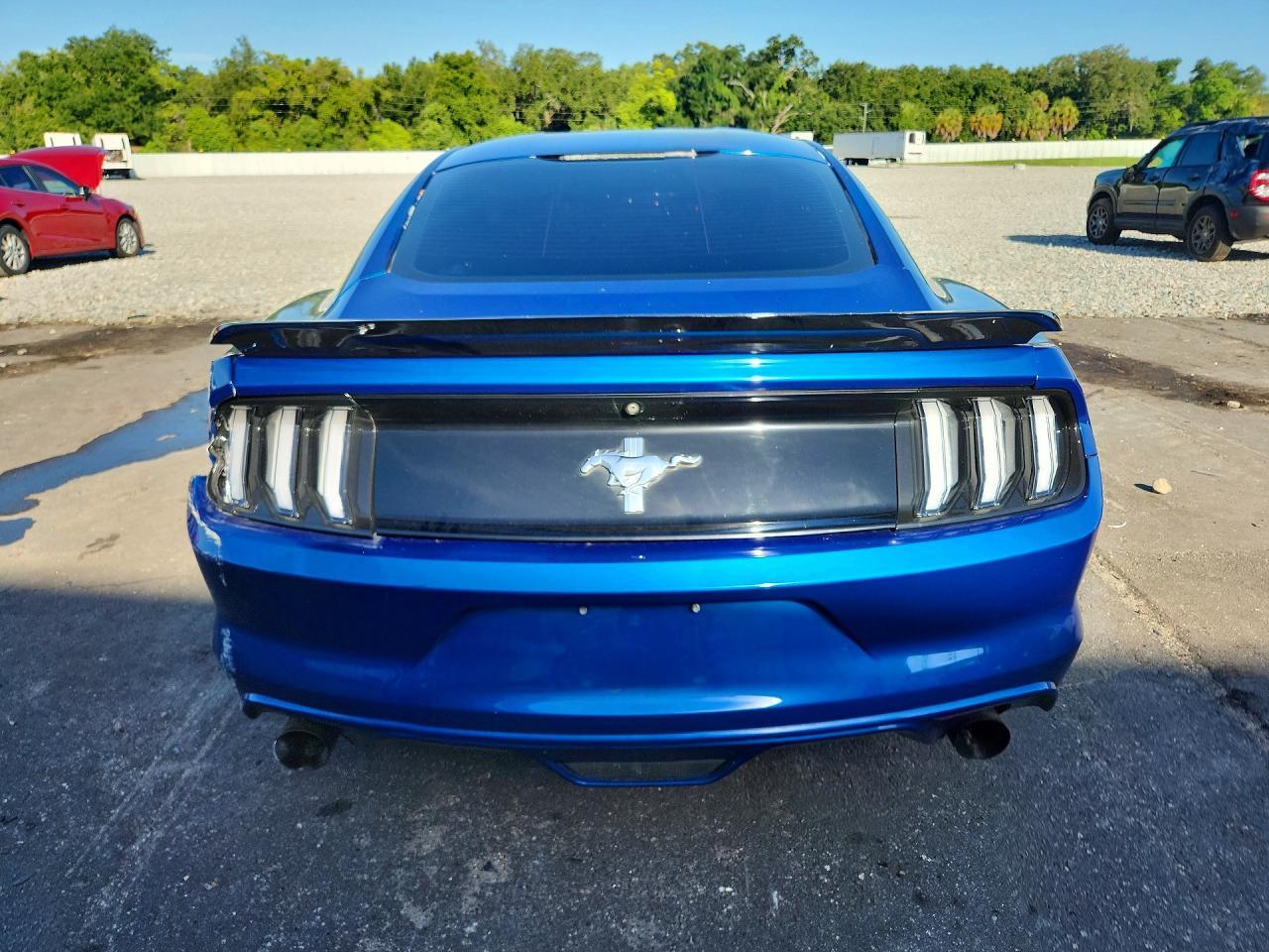 2017 Ford Mustang - zdjęcie 6