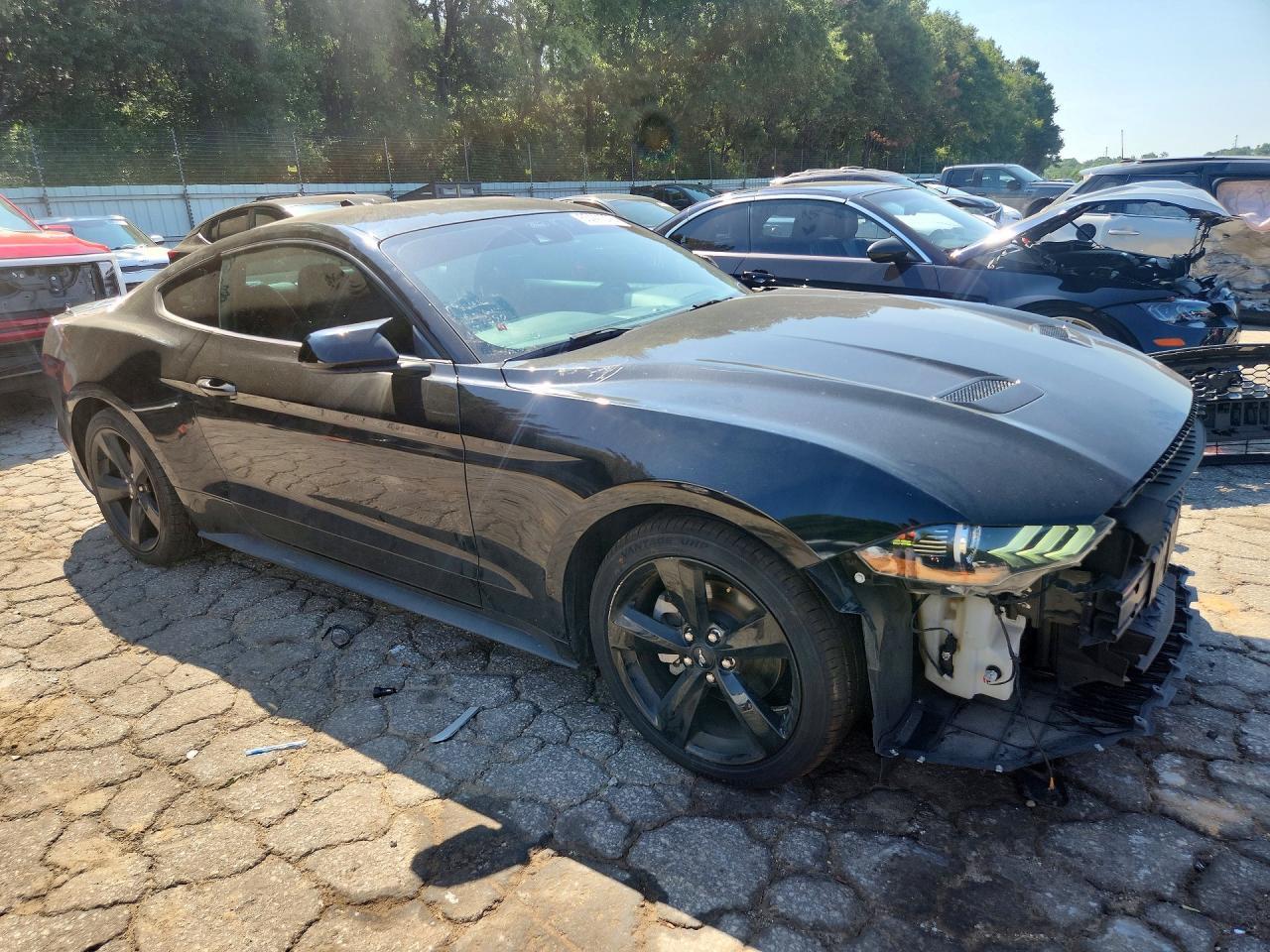 2021 Ford Mustang - zdjęcie 4