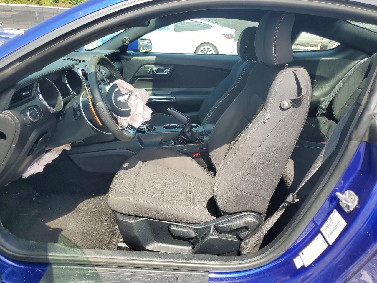 2015 Ford Mustang - zdjęcie 7