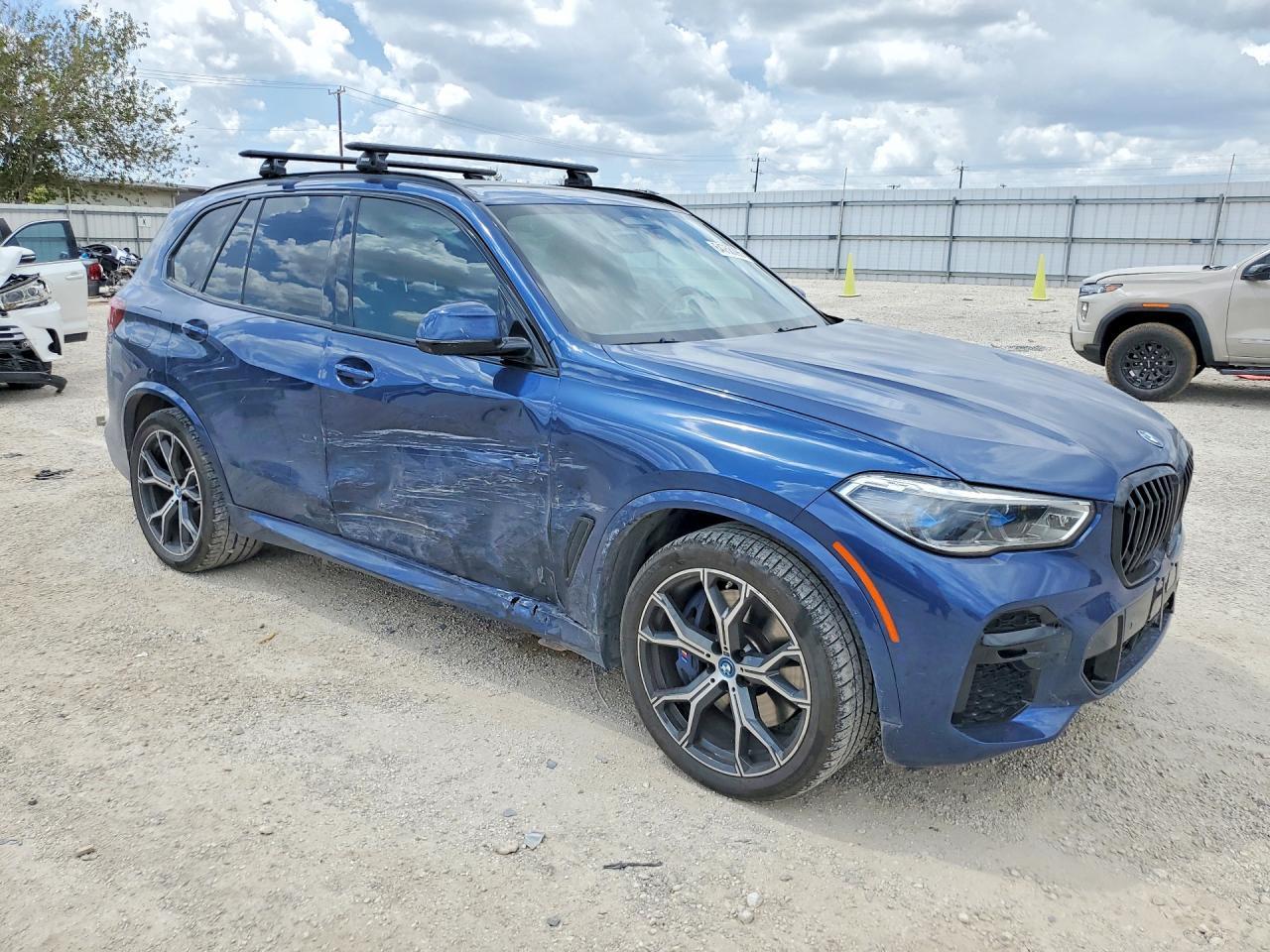 2023 BMW X5 xDrive45E - zdjęcie 4