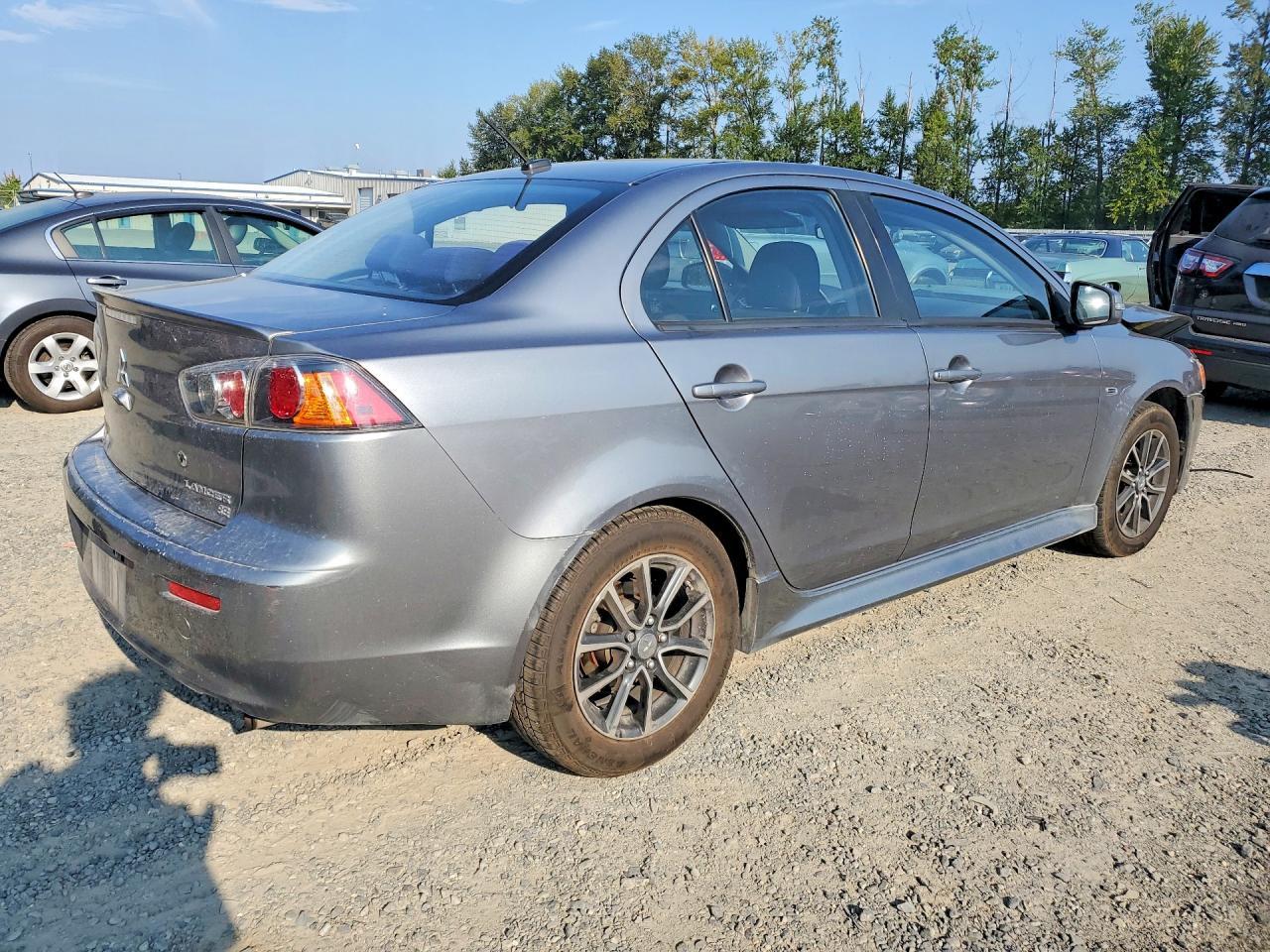 2016 Mitsubishi Lancer Es - zdjęcie 3