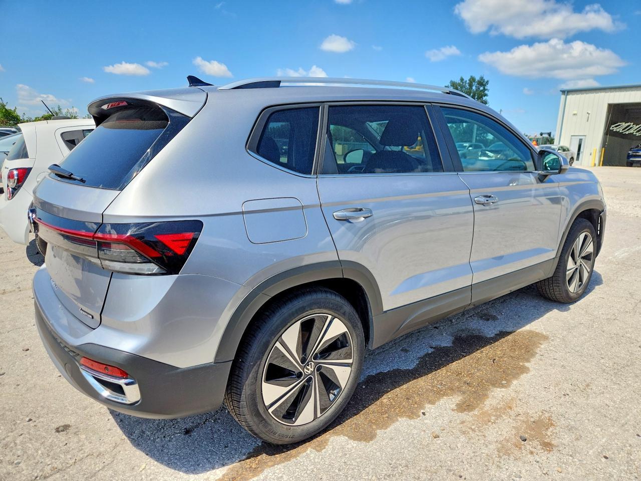 2026 Volkswagen Taos Se - zdjęcie 3