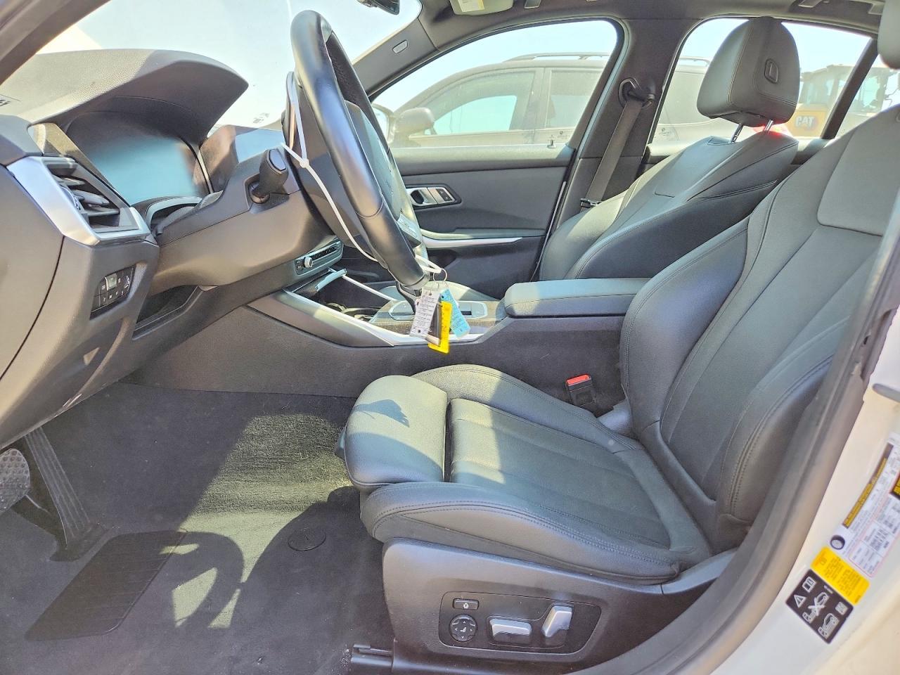 2020 BMW Seria 3 330i - zdjęcie 7