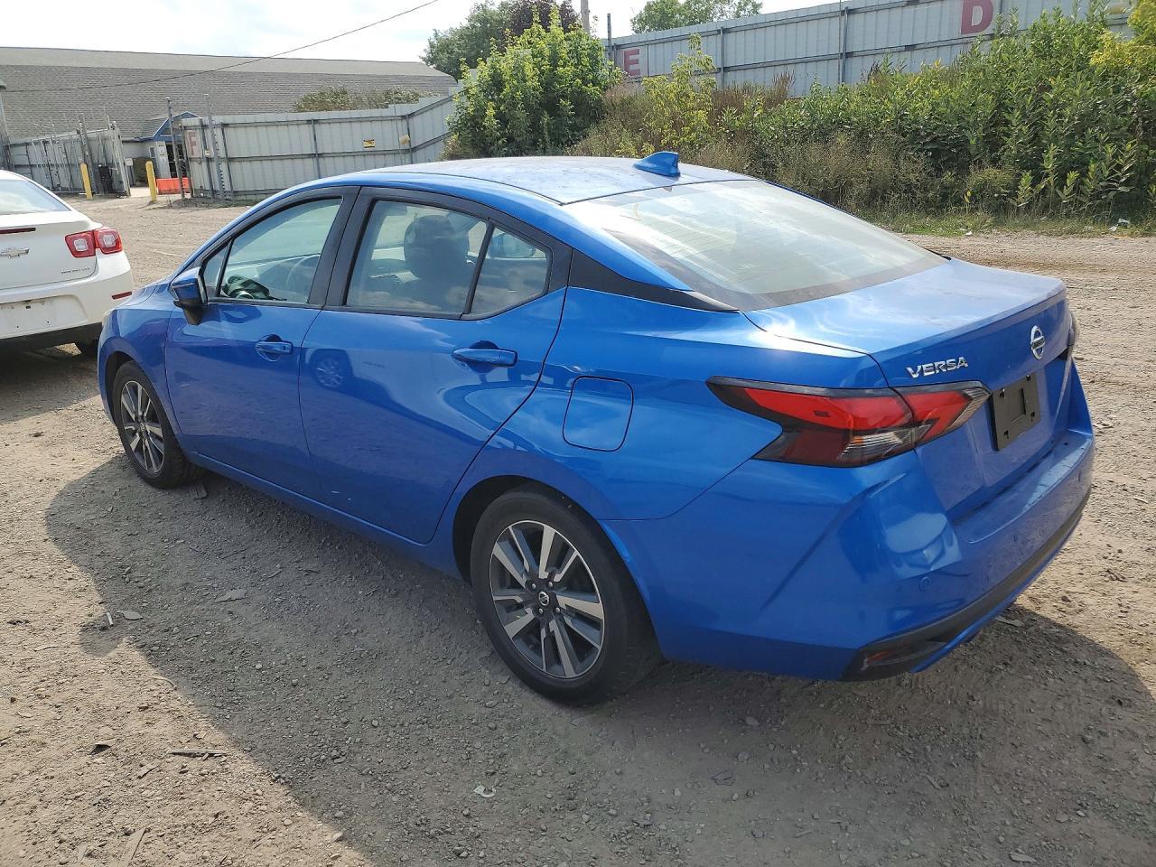 2021 Nissan Versa Sv - zdjęcie 2