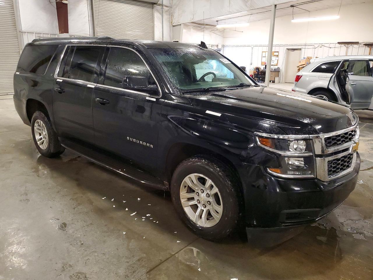 2020 Chevrolet Suburban K1500 Lt - zdjęcie 4