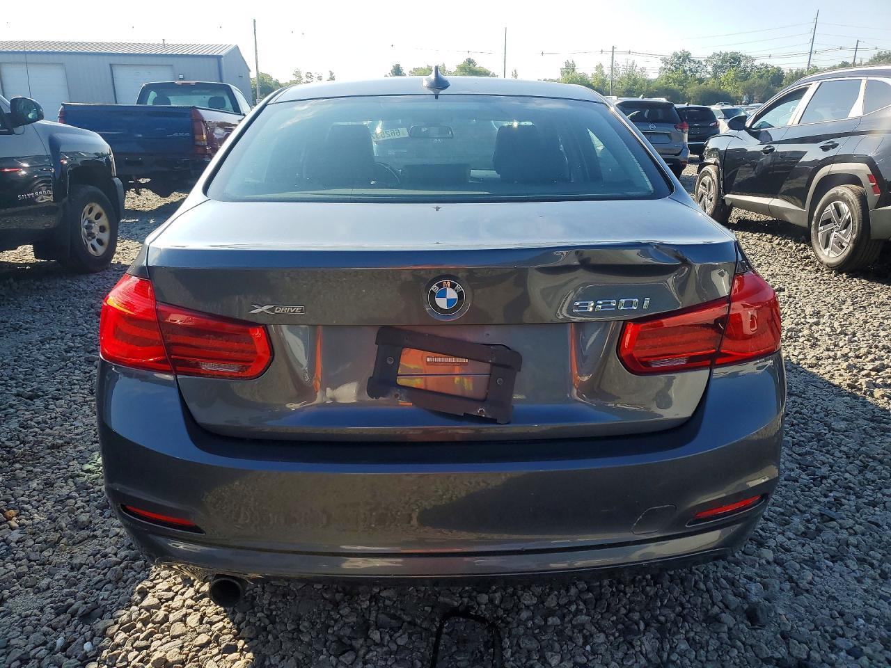 2017 BMW 320 Xi - zdjęcie 6