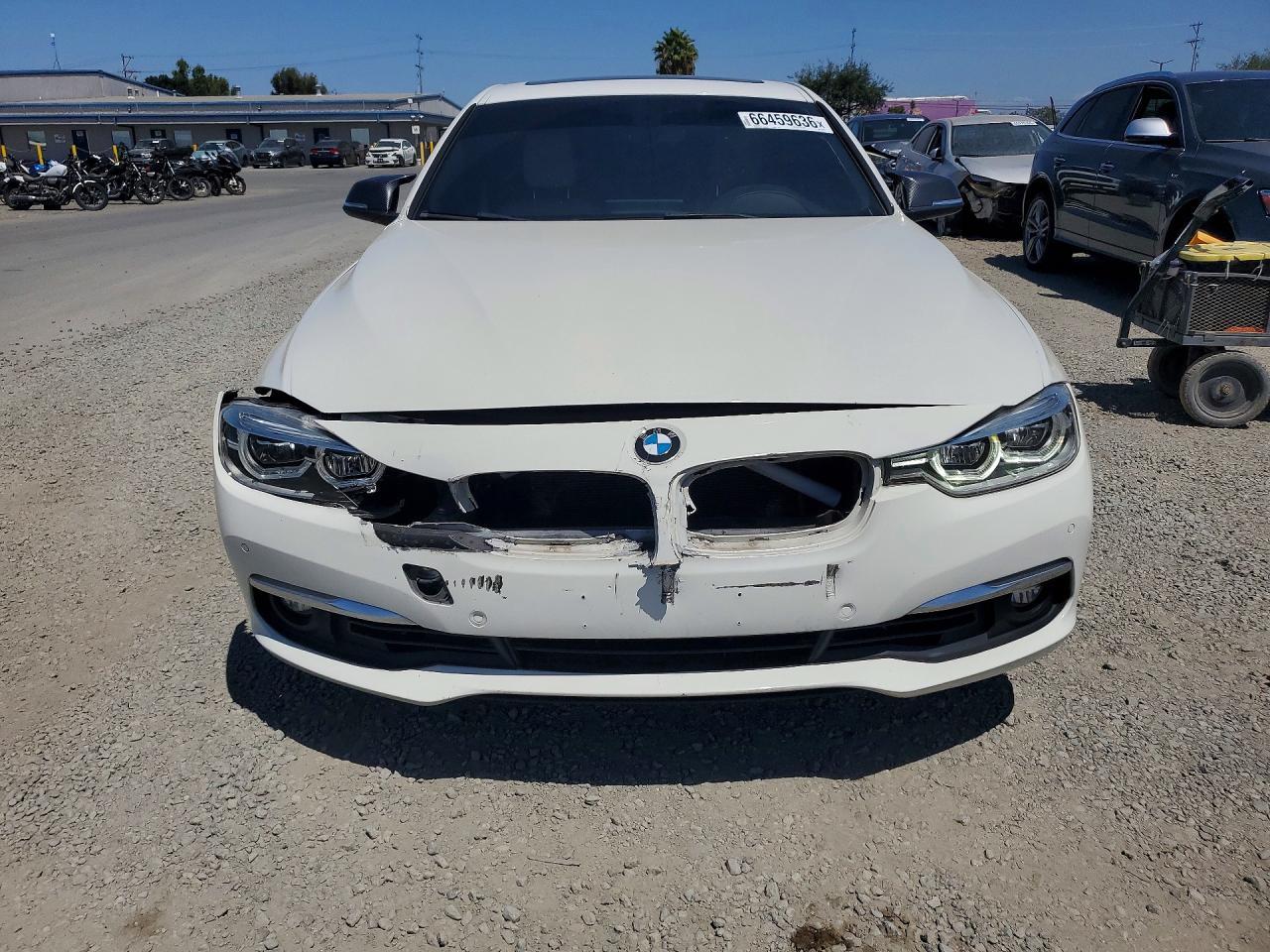 2017 BMW Seria 3 330i - zdjęcie 5