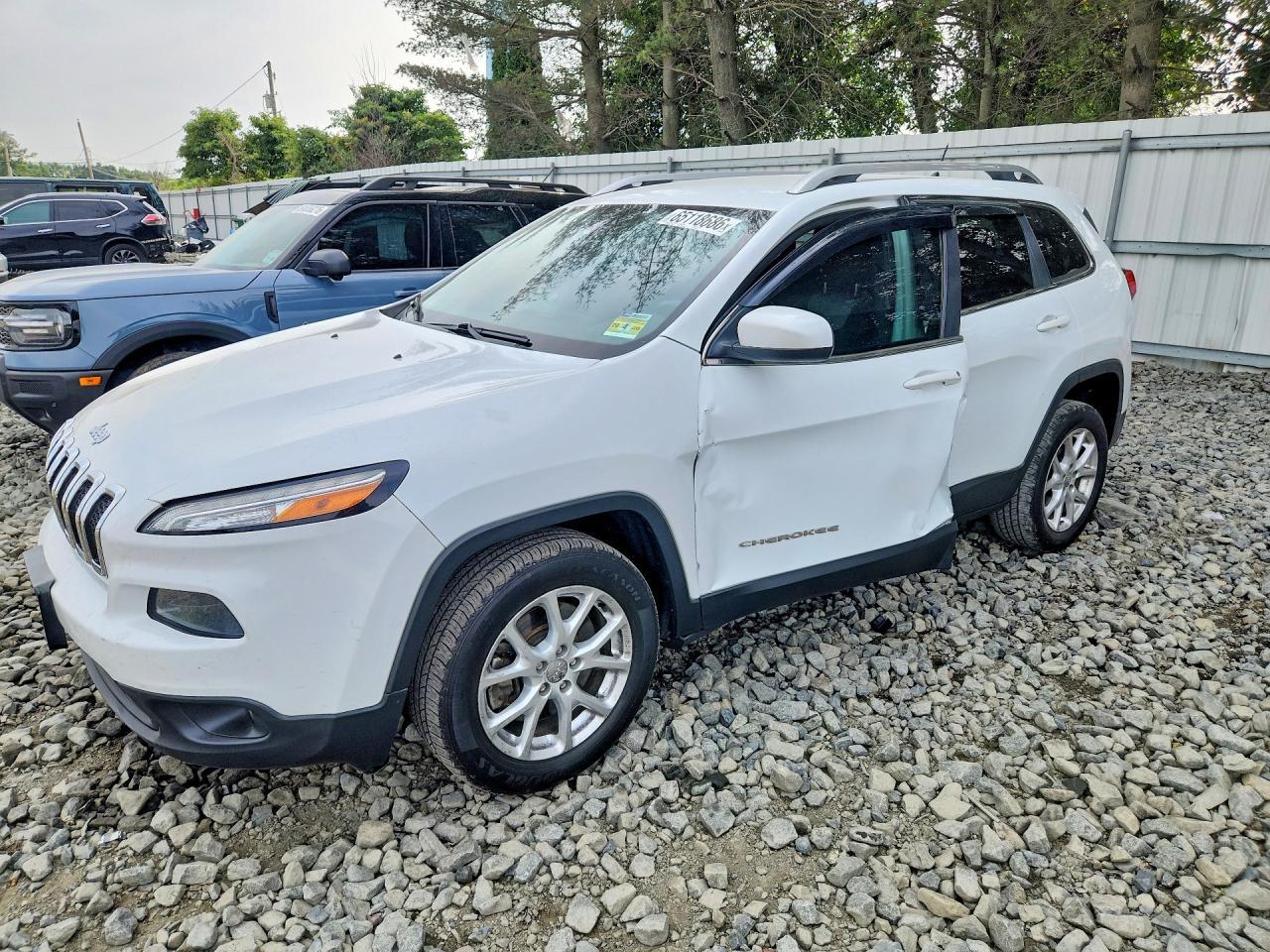 2014 Jeep Cherokee Latitude - zdjęcie główne