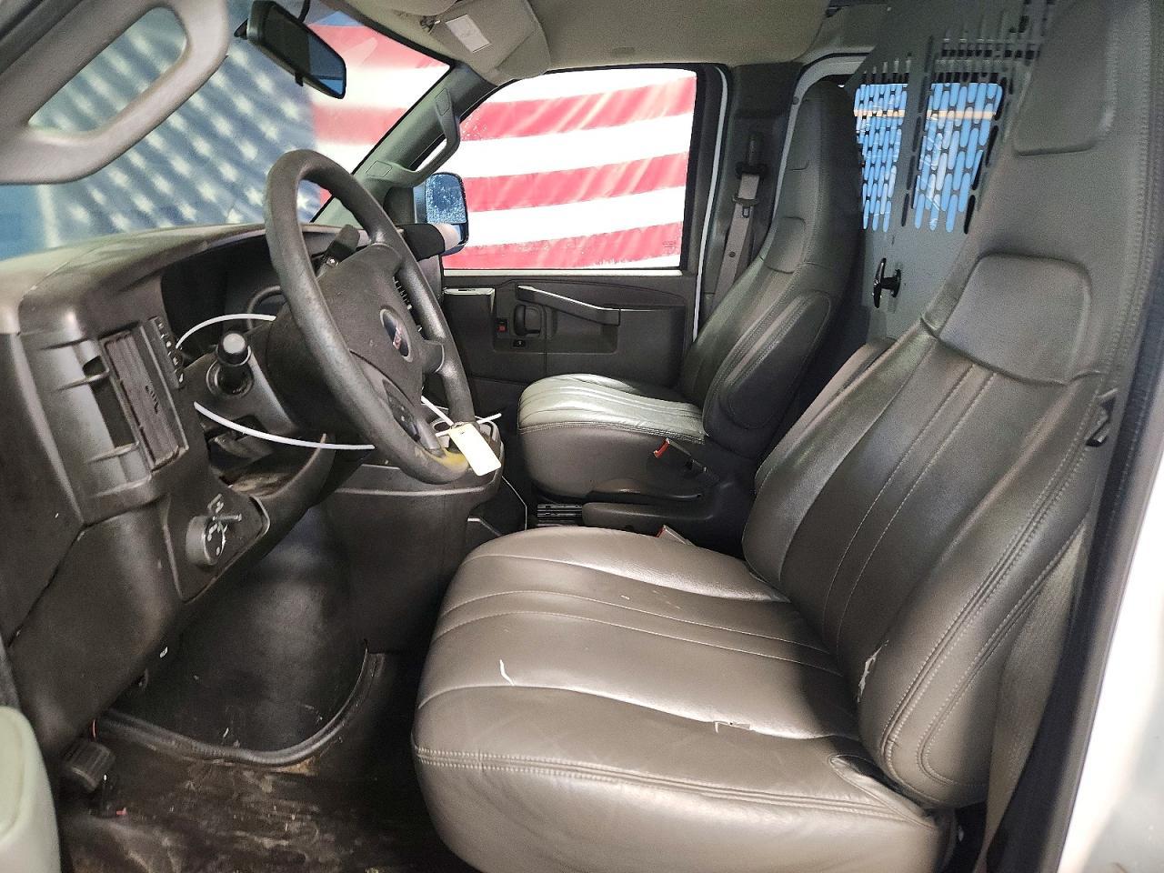 2017 GMC Savana G2500 - zdjęcie 7