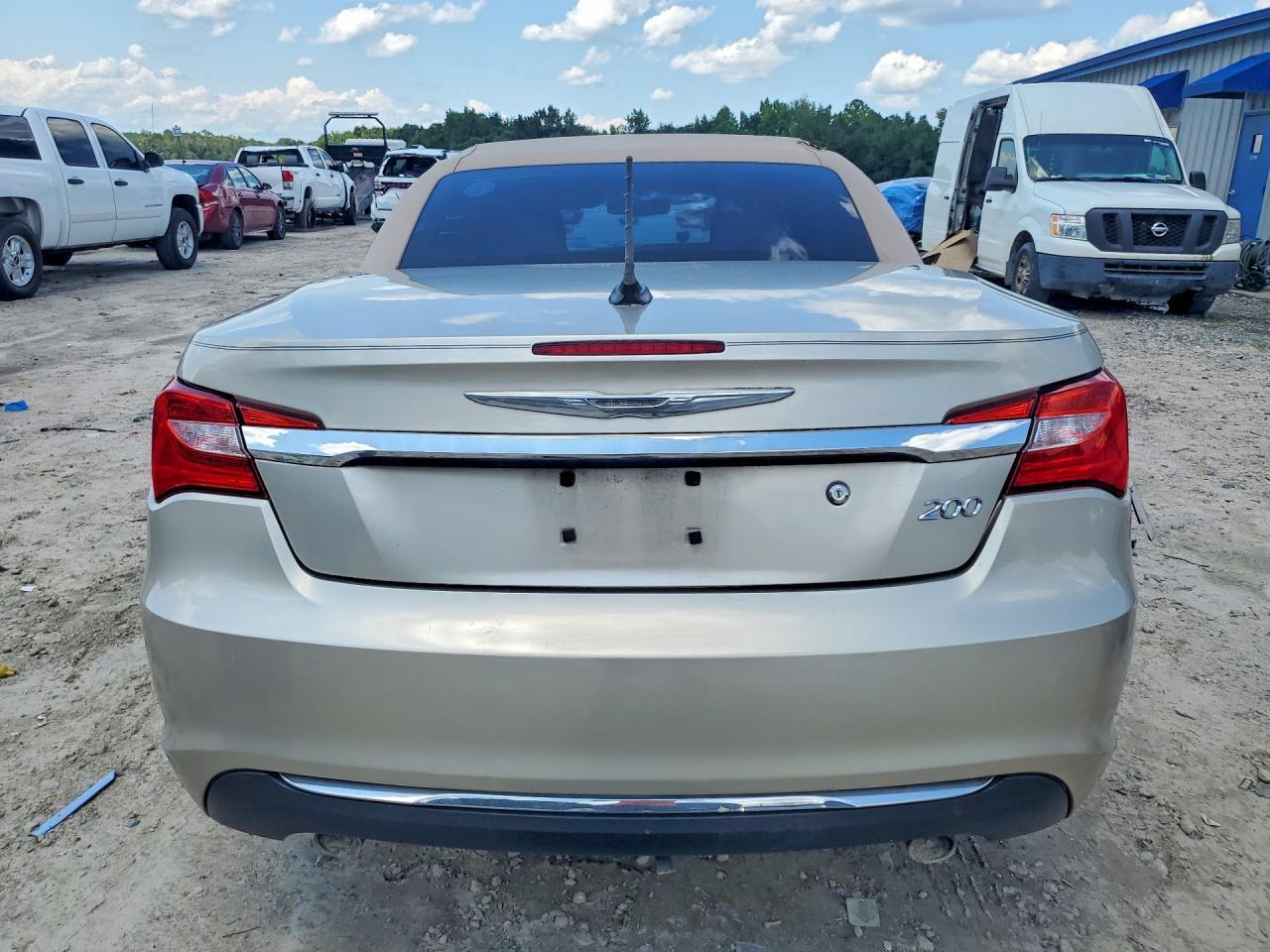 2013 Chrysler 200 Limited - zdjęcie 6