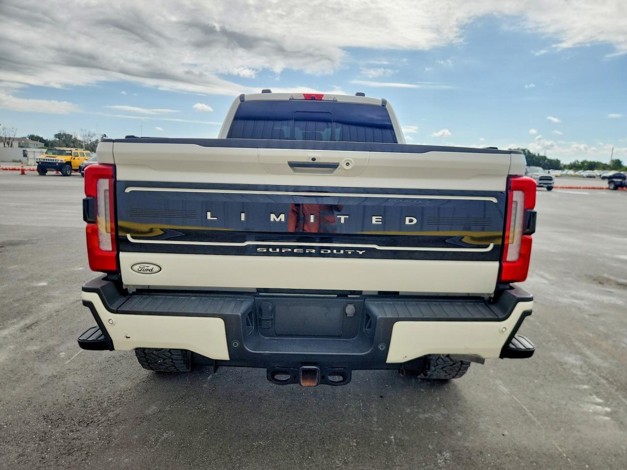 2024 Ford F250 Super Duty - zdjęcie 6