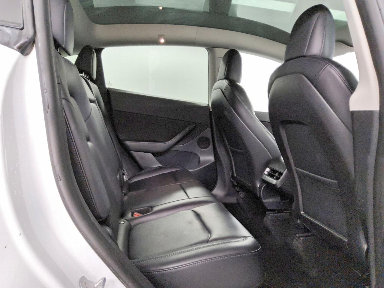 2022 Tesla Model Y - zdjęcie 11