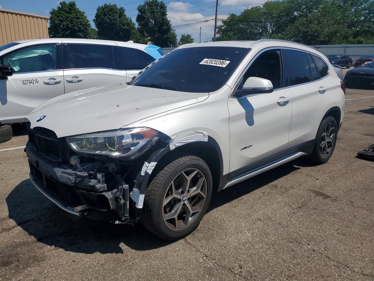 2017 BMW X1 xDrive28I - zdjęcie główne