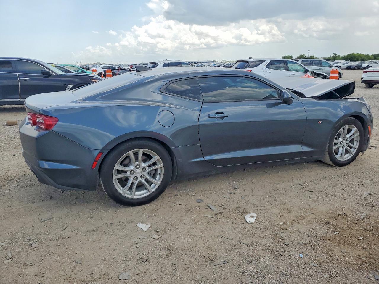 2021 Chevrolet Camaro Ls - zdjęcie 3