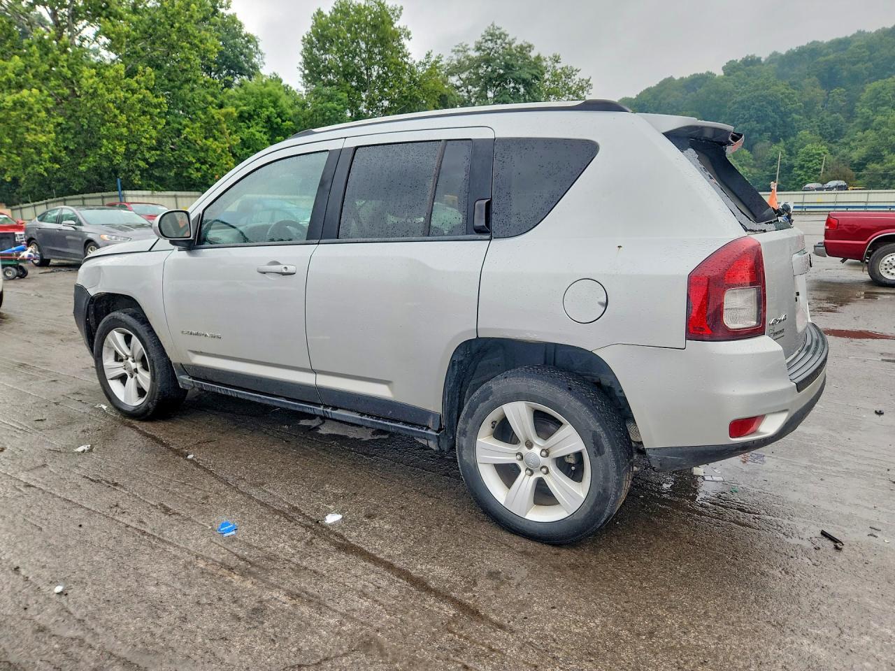 2014 Jeep Compass Latitude - zdjęcie 2