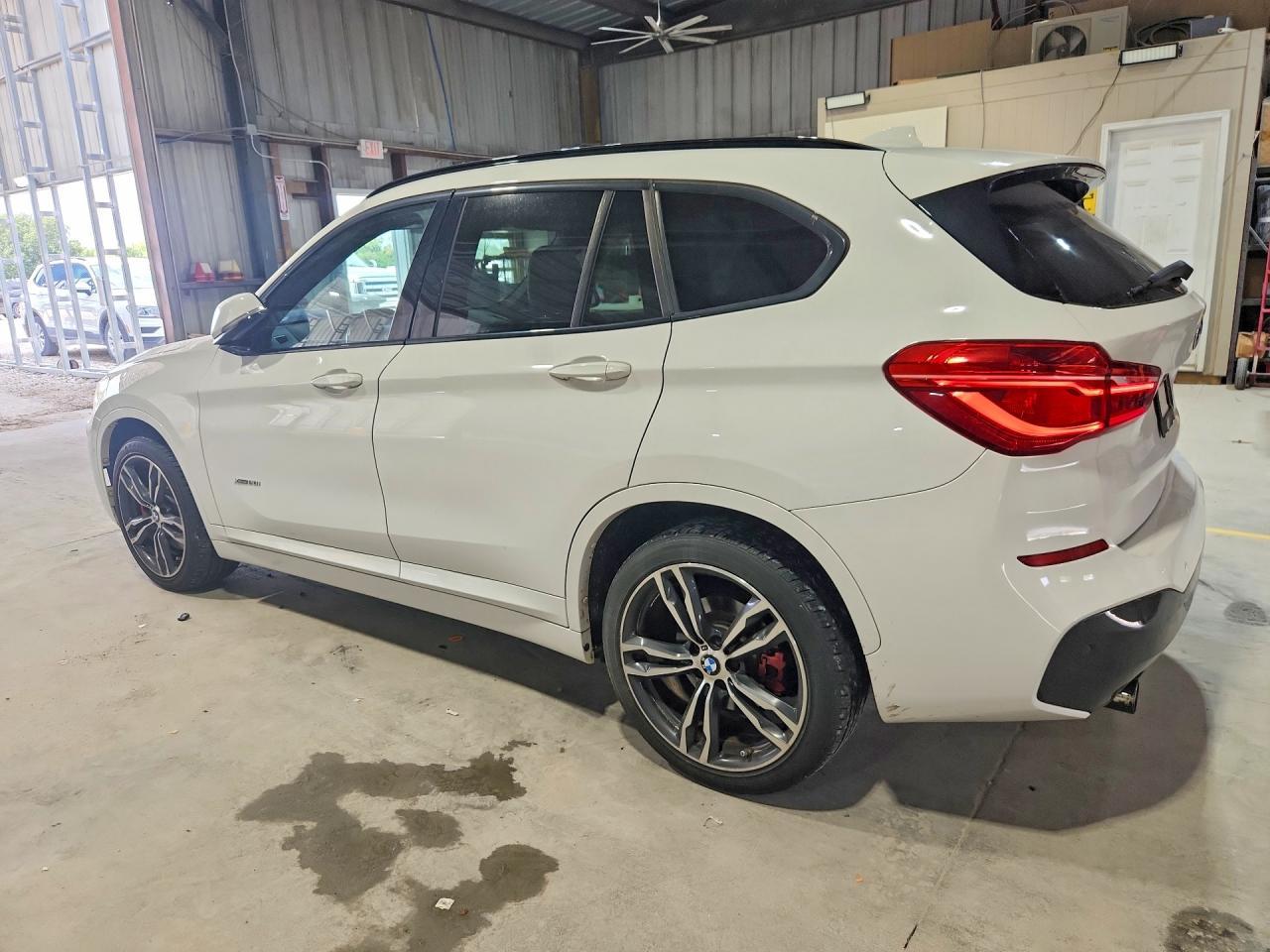 2016 BMW X1 xDrive28I - zdjęcie 2