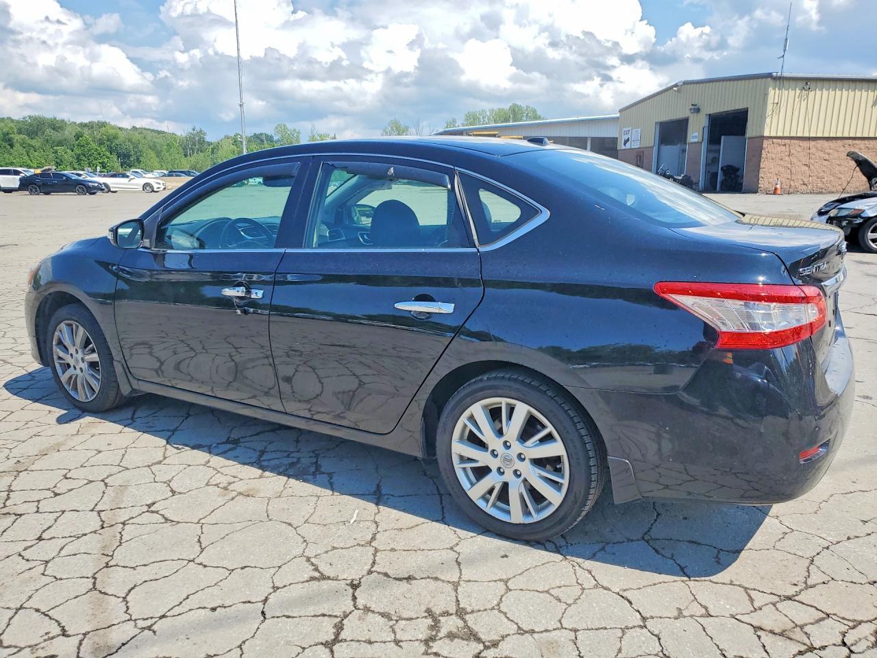 2015 Nissan Sentra S - zdjęcie 2