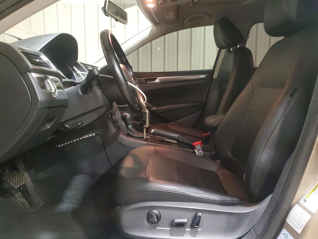 2016 Volkswagen Passat Se - zdjęcie 7